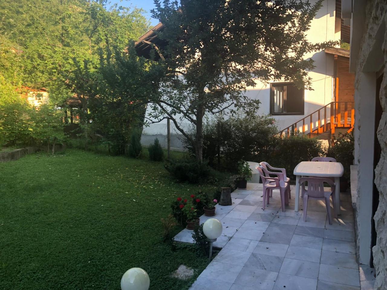 Luylyana Guesthouse Ribarica Exterior foto